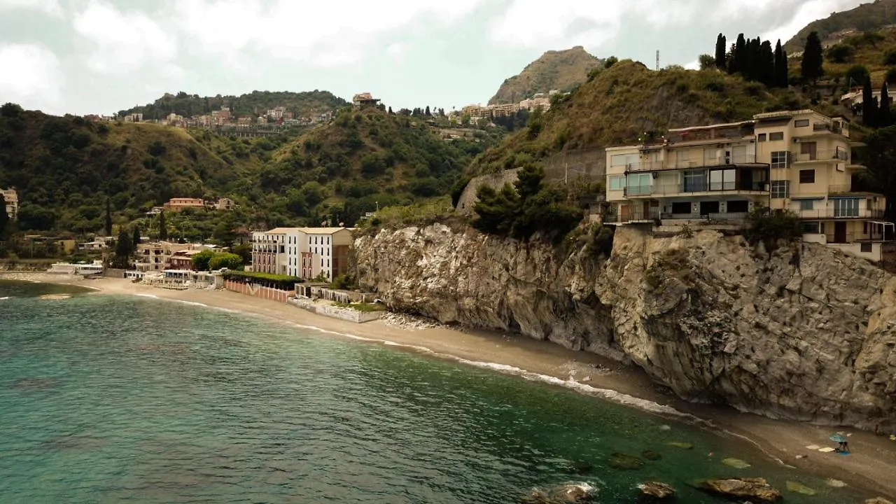 Mare Roccia Beachfront Apartment Taormina Italy
